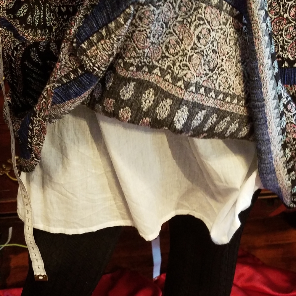 TUNIC  C28 - Picture 4 of 7